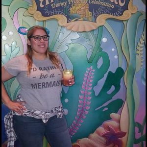 Meet your Posher, Liz